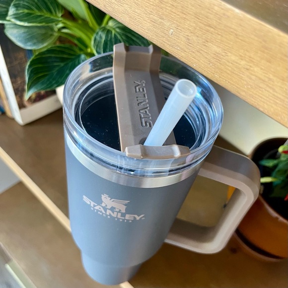 Stanley Adventure Quencher Coal 40 Oz Travel Tumbler Cup Mug Greyish Color - Picture 3 of 4